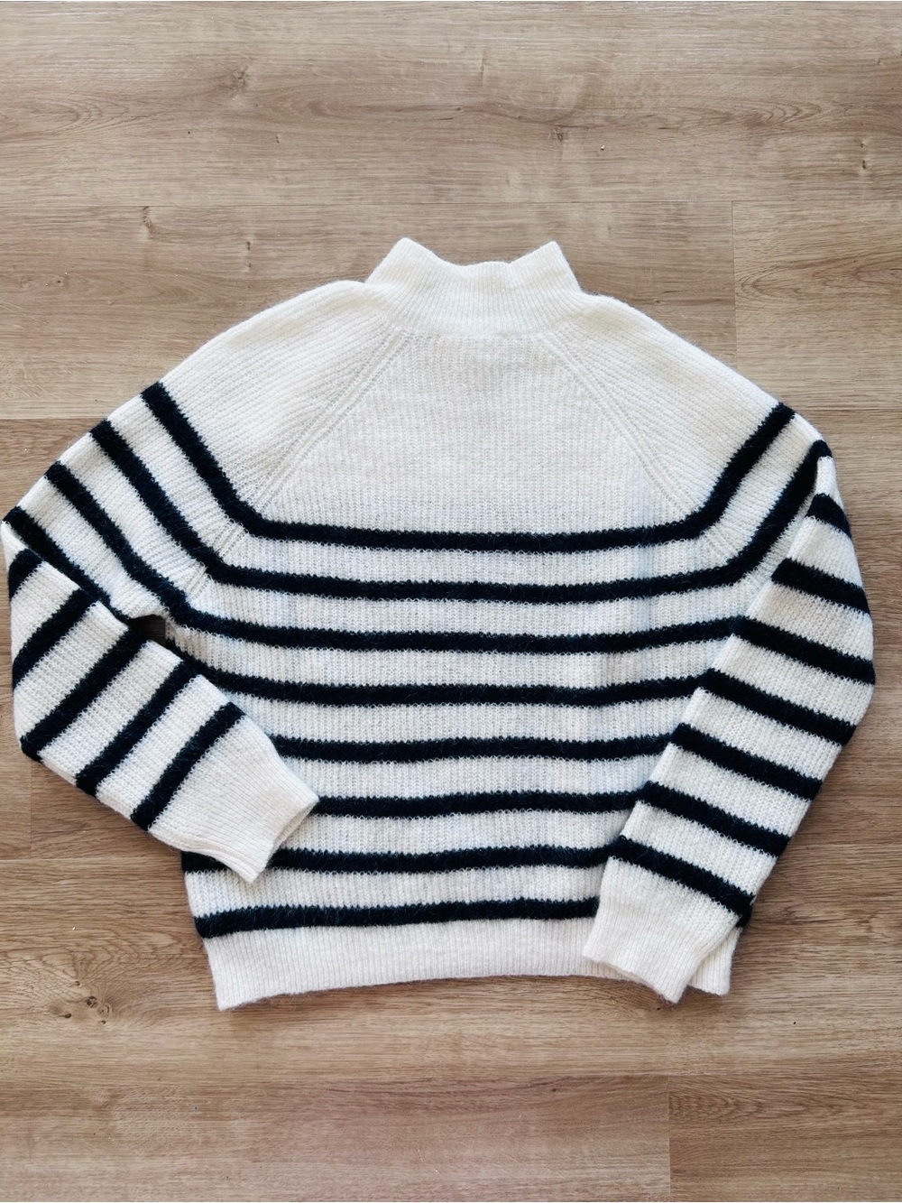 NWOT 🇫🇷 Sézane Trudy Jumper Striped Navy & Creamy White Mohair Sweater - Picture 9 of 12